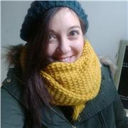 Laureata in Archeologia, storia delle arti, della musica e dello spettacolo, iscritto a scienze dell'educazione, impartisce lezioni private